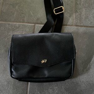 Freshly picked belt bag